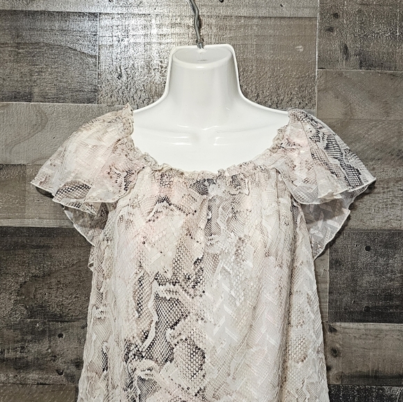 WHBM Off-the-Shoulder Blouse Pastel Chiffon Snake Print Ecru White Tan Pink Sz s - Picture 6 of 11